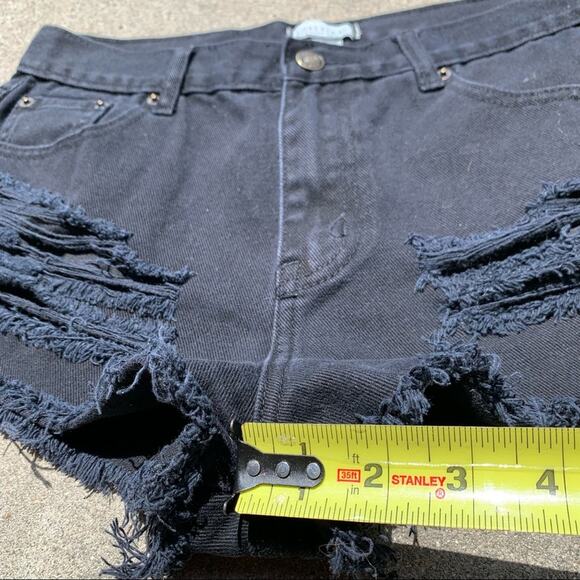 Forever 21 black distressed shorts size 28 - Picture 3 of 6